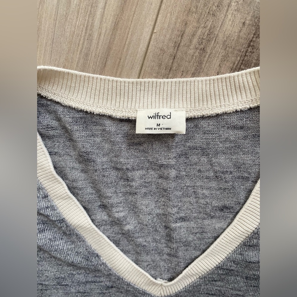 Aritiza Wilfred Sweater - Picture 2 of 4